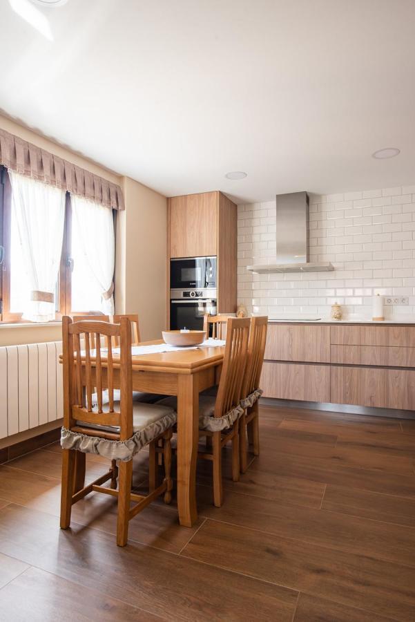 Apartamentos La Cortina Onís المظهر الخارجي الصورة