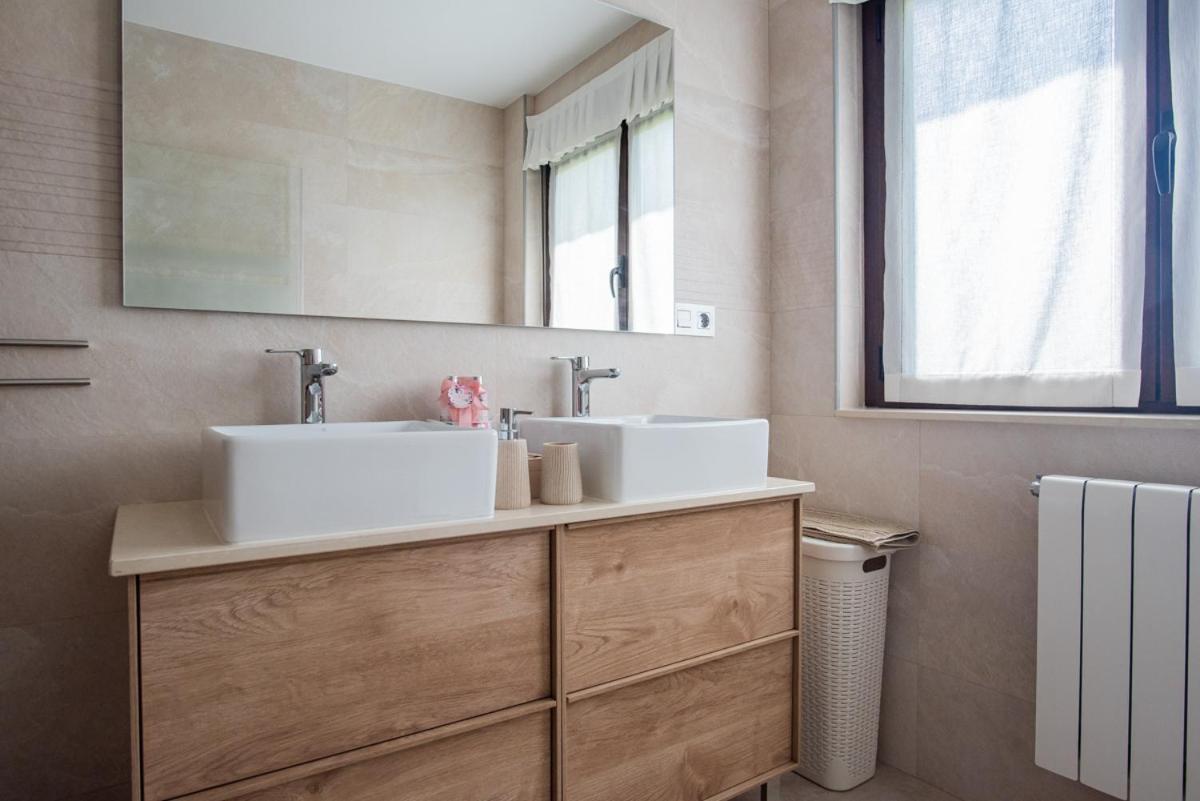 Apartamentos La Cortina Onís المظهر الخارجي الصورة