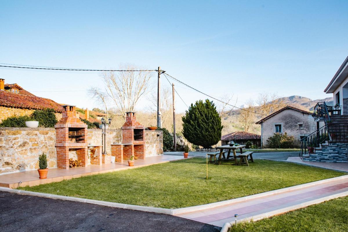 Apartamentos La Cortina Onís المظهر الخارجي الصورة